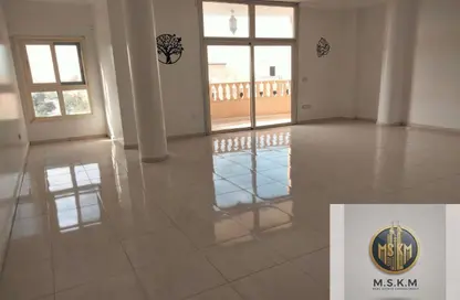 شقة - 3 غرف نوم - 2 حمامات للايجار في محور احمد شوقي - البنفسج 1 - البنفسج - مدينة القاهرة الجديدة - القاهرة