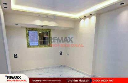 Apartment - 2 Bedrooms - 1 Bathroom for sale in Mostafa Kamel St. - Abu Qir - Hay Than El Montazah - Alexandria