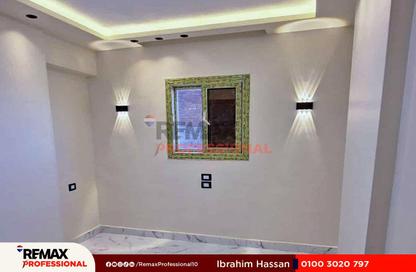 Apartment - 2 Bedrooms - 1 Bathroom for sale in Mostafa Kamel St. - Abu Qir - Hay Than El Montazah - Alexandria