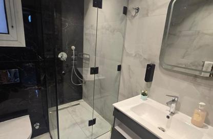 Apartment - 2 Bedrooms - 1 Bathroom for sale in Granda Life - El Shorouk Compounds - Shorouk City - Cairo