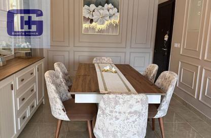 Apartment - 3 Bedrooms - 2 Bathrooms for sale in Moon Residences - Fifth Square - The 5th Settlement - New Cairo City - Cairo