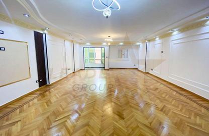 Apartment - 3 Bedrooms - 2 Bathrooms for sale in Shaarawy St. - Laurent - Hay Sharq - Alexandria