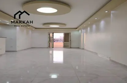 Apartment - 3 Bedrooms - 2 Bathrooms for rent in Salah Salem St. - Roxy - Heliopolis - Masr El Gedida - Cairo