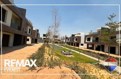 Townhouse - 4 Bedrooms - 4 Bathrooms for sale in Sun Capital - Fayoum Desert road - 6 October City - Giza