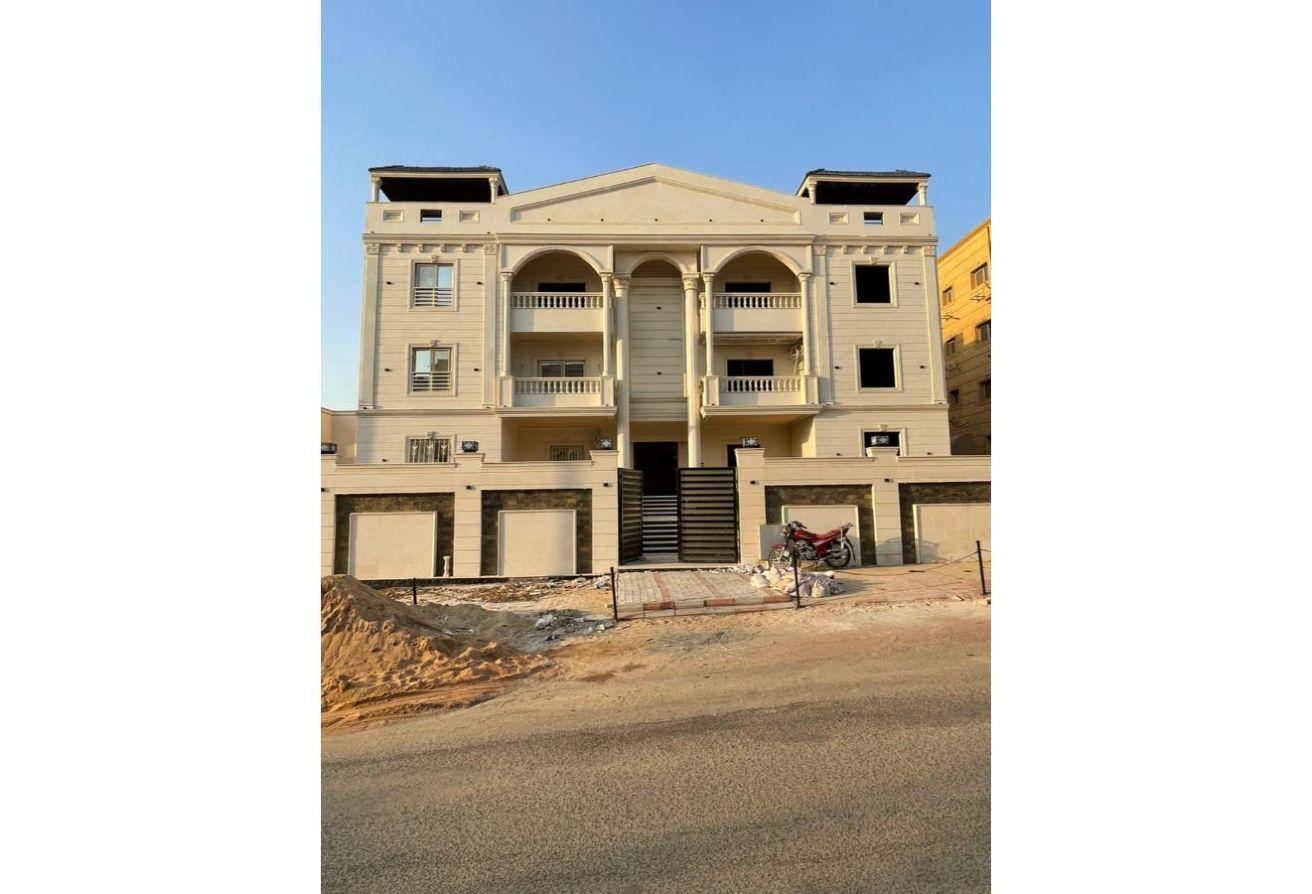 roof 4 غرف 250 م² للبيع في Al Mushir Abu Ghazaleh St.