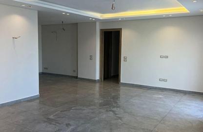 Apartment - 3 Bedrooms - 4 Bathrooms for sale in Centerville - Hyde Park - New Cairo City - Cairo