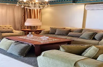 Apartment - 3 Bedrooms - 3 Bathrooms for sale in Cornish El Nile St. - Maadi - Hay El Maadi - Cairo