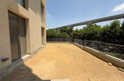Apartment - 3 Bedrooms - 4 Bathrooms for sale in Eastown - 5th Settlement Compounds - The 5th Settlement - New Cairo City - Cairo