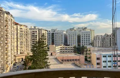 شقة - 3 غرف نوم - 2 حمامات للبيع في سموحة - حي شرق - الاسكندرية