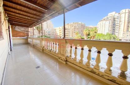 شقة - 3 غرف نوم - 2 حمامات للبيع في ميدان جليم - جليم - حي شرق - الاسكندرية