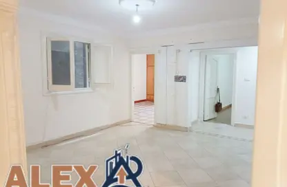 شقة - 2 غرف نوم - 1 حمام للايجار في طريق الجيش - الأزاريطة - حي وسط - الاسكندرية