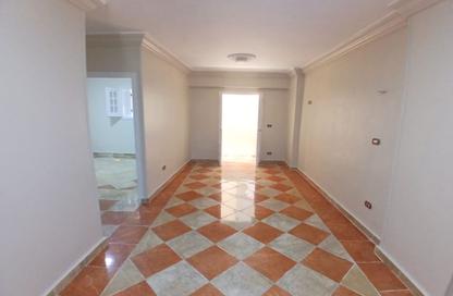 Apartment - 3 Bedrooms - 1 Bathroom for rent in Abd Al Moneim Sanad St. - Ibrahimia - Hay Wasat - Alexandria
