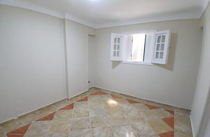 Apartment - 3 Bedrooms - 1 Bathroom for rent in Abd Al Moneim Sanad St. - Ibrahimia - Hay Wasat - Alexandria Apartment - 3 Bedrooms - 1 Bathroom for rent in Abd Al Moneim Sanad St. - Ibrahimia - Hay Wasat - Alexandria