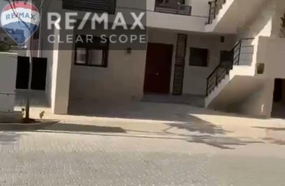 دوبلكس - 3 غرف نوم - 2 حمامات للبيع في كمبوند البروج - كمبوندات الشروق - مدينة الشروق - القاهرة