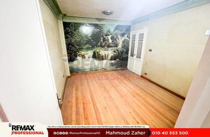 دوبلكس - 5 غرف نوم - 3 حمامات للبيع في شارع الفتح - جناكليس - حي شرق - الاسكندرية