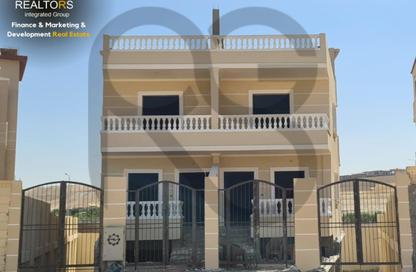 Townhouse - 4 Bedrooms - 4 Bathrooms for sale in Al Shamaliat East Branch Road 1 - El Shamaliat District - 6 October City - Giza