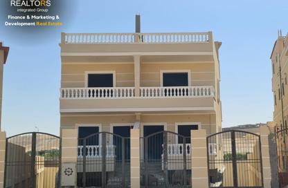 تاون هاوس - 4 غرف نوم - 4 حمامات للبيع في شارع الشماليات الفرع الشرقي 1 - منطقة الشماليات - مدينة 6 أكتوبر - الجيزة