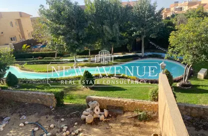 منزل مزدوج - 5 غرف نوم - 5 حمامات للبيع في مون فالي 2 - امتداد المستثمرين الشمالية - مدينة القاهرة الجديدة - القاهرة