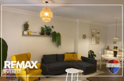 Apartment - 2 Bedrooms - 1 Bathroom for rent in Al Mostathmir El Saghir - 10th District - Sheikh Zayed City - Giza