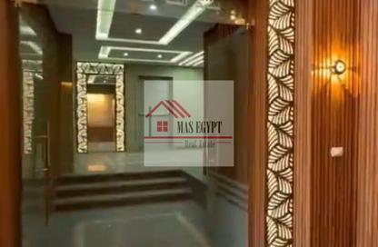 بناية كاملة - 8 غرف نوم - 8 حمامات للبيع في المهندسين - الجيزة