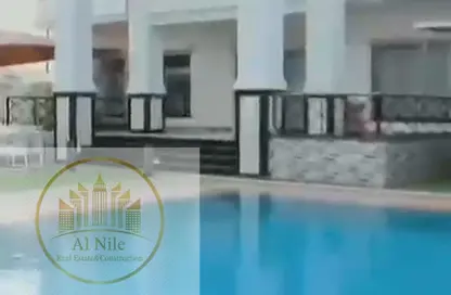 قصر - 8 غرف نوم - 8 حمامات للبيع في مدينة الشروق - القاهرة