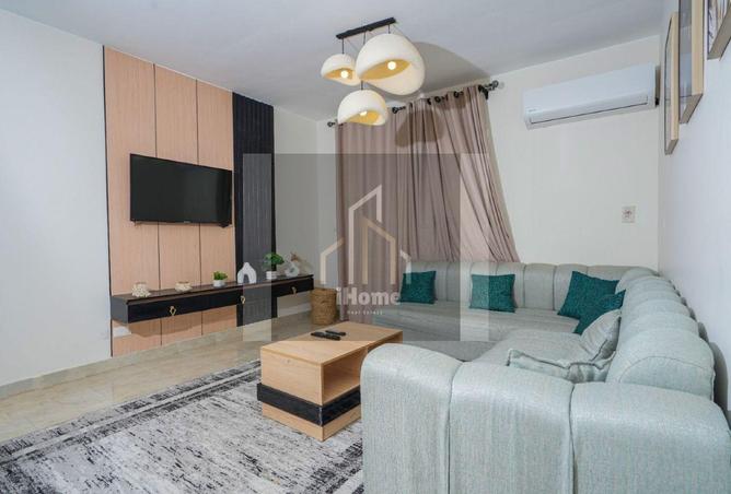 99120780 - Property Image 2