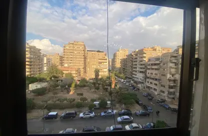 Apartment - 3 Bedrooms - 3 Bathrooms for sale in Ibrahim Nawar St. - 6th Zone - Nasr City - Cairo