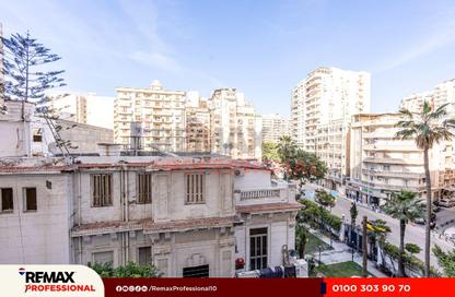 Apartment - 3 Bedrooms - 2 Bathrooms for sale in Abdel Moneim Al Dalel St. - Tharwat - Hay Sharq - Alexandria