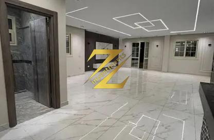 Apartment - 3 Bedrooms - 3 Bathrooms for sale in Village West - Sheikh Zayed Compounds - Sheikh Zayed City - Giza