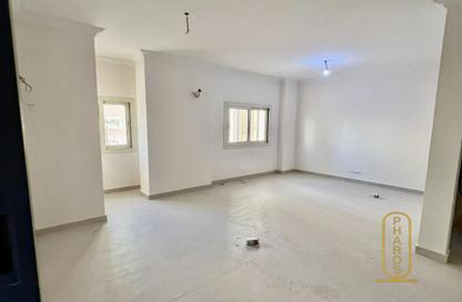 شقة - 2 غرف نوم - 2 حمامات للايجار في في صوارى - ووترفرونت - صوارى - كمبوندات الاسكندرية - الاسكندرية