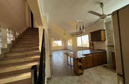 منزل مزدوج - 5 غرف نوم - 4 حمامات للايجار في شارع البستان - الحي التاسع - الشيخ زايد - الجيزة