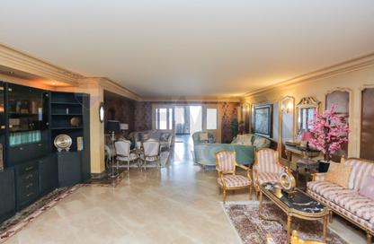 Apartment - 3 Bedrooms - 3 Bathrooms for sale in Al Geish Road - Laurent - Hay Sharq - Alexandria