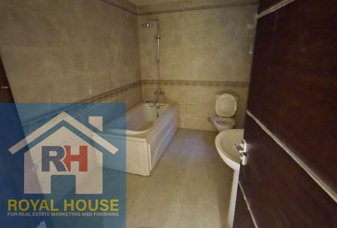 93241018 - Property Image 3