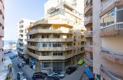 شقة - 3 غرف نوم - 3 حمامات للبيع في ثروت - حي شرق - الاسكندرية