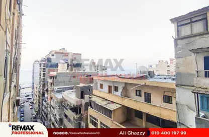 شقة - 3 غرف نوم - 2 حمامات للبيع في متفرع من شارع محمد عوض جبريل - ميامي - حي اول المنتزة - الاسكندرية