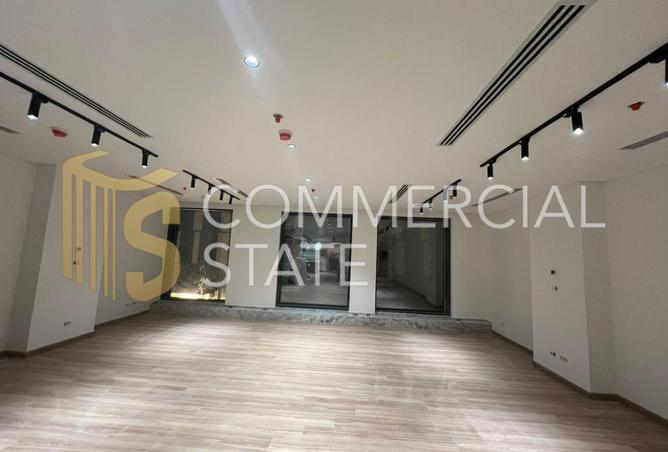 74028301 - Property Image 2