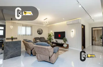 شقة - 2 غرف نوم - 2 حمامات للايجار في B8 - مدينتي - القاهرة