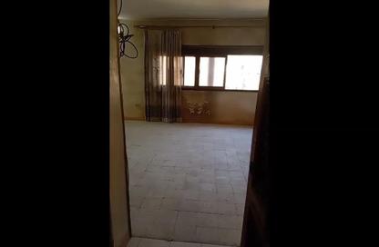 Apartment - 3 Bedrooms - 2 Bathrooms for sale in Al Falouga St. - 1st Zone - Nasr City - Cairo