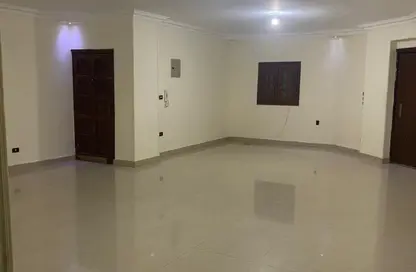 Apartment - 3 Bedrooms - 1 Bathroom for rent in Street17 - District 3 - The 5th Settlement - New Cairo City - Cairo