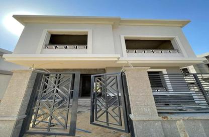 فيلا - 4 غرف نوم - 3 حمامات للبيع في نيو جيزة - طريق مصر اسكندرية الصحراوي - مدينة 6 أكتوبر - الجيزة