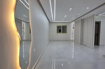 شقة - 3 غرف نوم - 2 حمامات للبيع في البوابة الاولي - خوفو - حدائق الاهرام - الجيزة