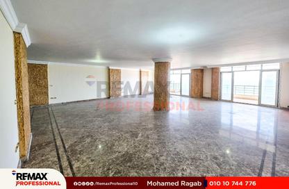 Apartment - 5 Bedrooms - 3 Bathrooms for sale in Al Geish Road - Glim - Hay Sharq - Alexandria