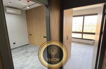Office Space - 2 Bedrooms - 1 Bathroom for sale in District 5 - The 5th Settlement - New Cairo City - Cairo