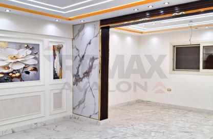 Apartment - 4 Bedrooms - 2 Bathrooms for rent in Abdel Salam Aref St. - Laurent - Hay Sharq - Alexandria Apartment - 4 Bedrooms - 2 Bathrooms for rent in Abdel Salam Aref St. - Laurent - Hay Sharq - Alexandria