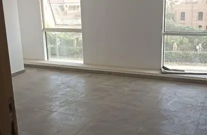 عيادة - غرفة نوم - 1 حمام للايجار في سنترادا بلازا - ميدان جهينة - مدينة 6 أكتوبر - الجيزة