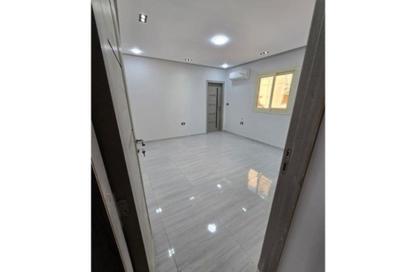 Office Space - Studio - 3 Bathrooms for rent in Zahraa El Maadi - Hay El Maadi - Cairo