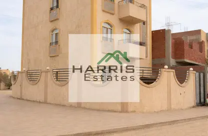 بناية كاملة - 6 غرف نوم - 3 حمامات للبيع في ابني بيتك 4 - حدائق اكتوبر - مدينة 6 أكتوبر - الجيزة