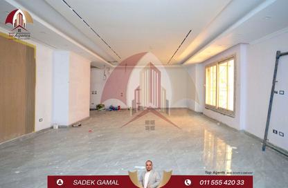 Apartment - 3 Bedrooms - 3 Bathrooms for sale in Zezenia - Hay Sharq - Alexandria