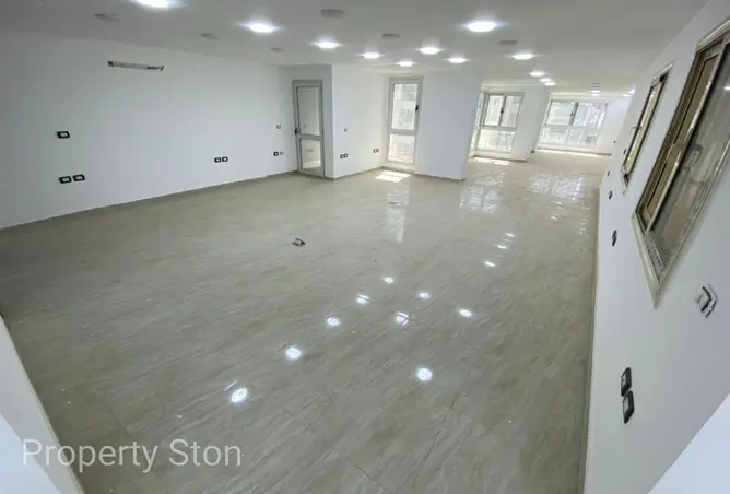 77319400 - Property Image 2