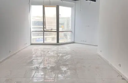 مساحات مكتبية - غرفة نوم - 1 حمام للايجار في مركز أعمال كيرنيل - شارع التسعين الشمالي - التجمع الخامس - مدينة القاهرة الجديدة - القاهرة